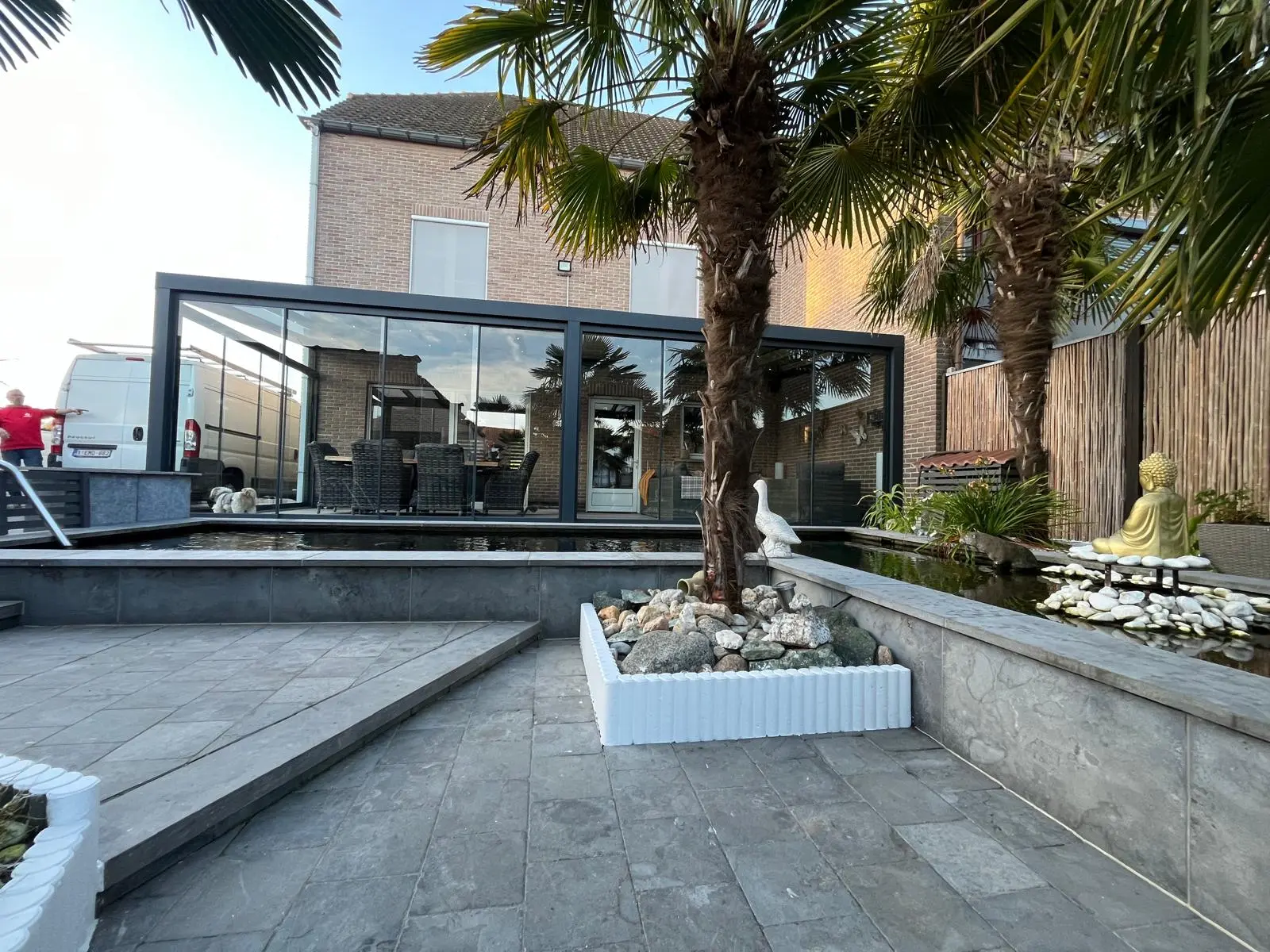 Terrasoverkapping met glazen schuifwanden