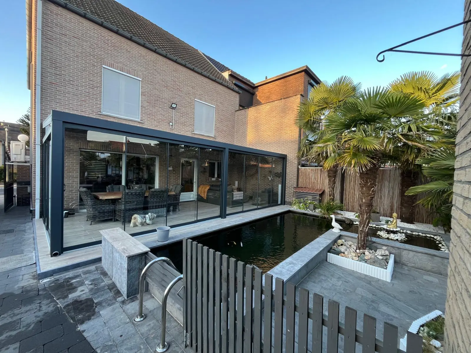 Terrasoverkapping met glazen schuifwanden